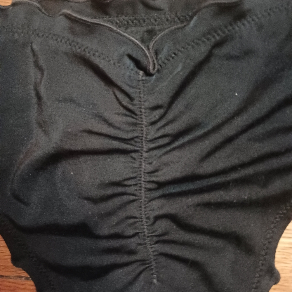 Black Women's bikini SHADE & SHORE 34C TOP RIBBED MED. BOTTOMS W RUFFLE OUTLINE - Picture 4 of 8